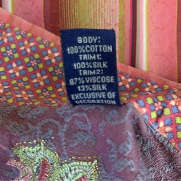 NWOT Robert Graham GORGEOUS Blouse Size XS! - Picture 16 of 16